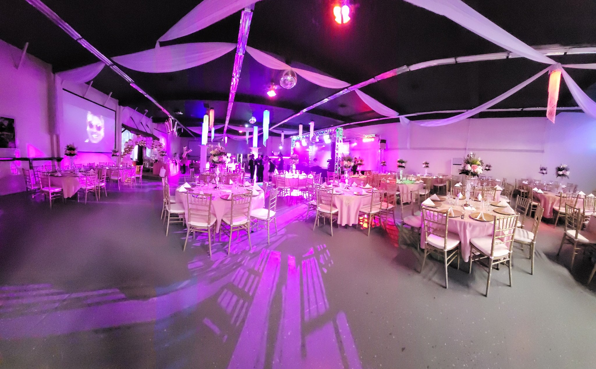 Spacious banquet hall with elegant décor